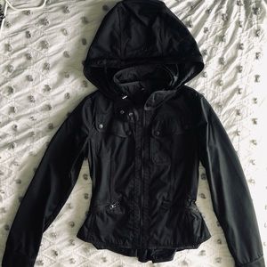 Lululemon rain jacket in perfect condition